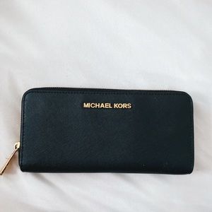 Michael Kors Jet Set Continental wallet